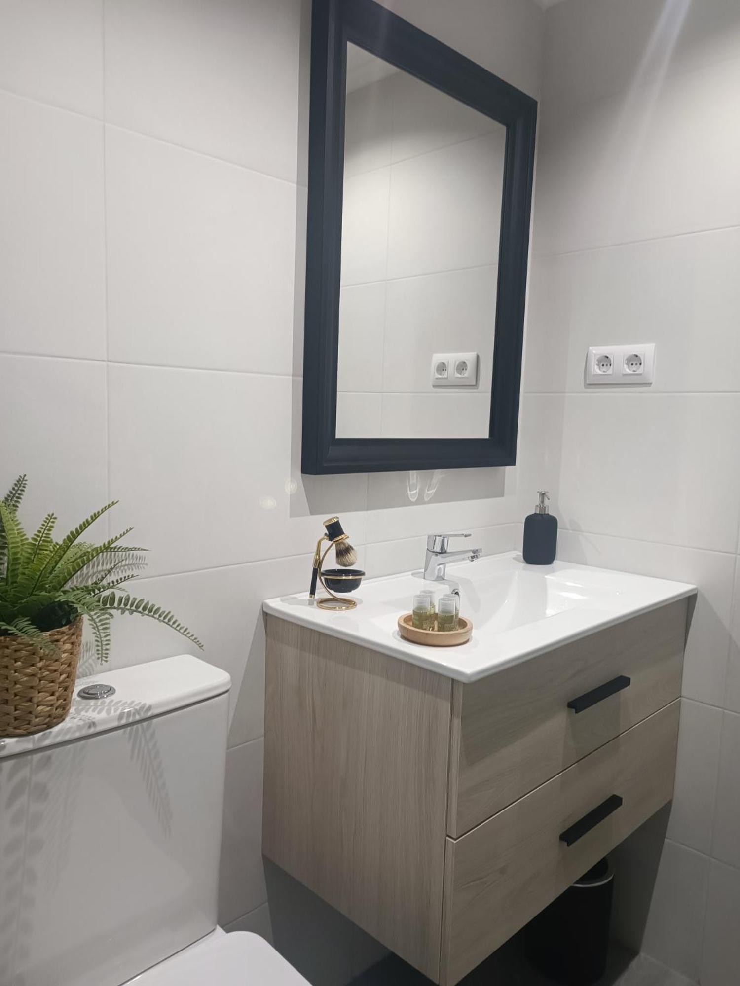 Como Una Casa De Campo En La Ciudad, Con Patio -Parking Gratis Gijón Extérieur photo